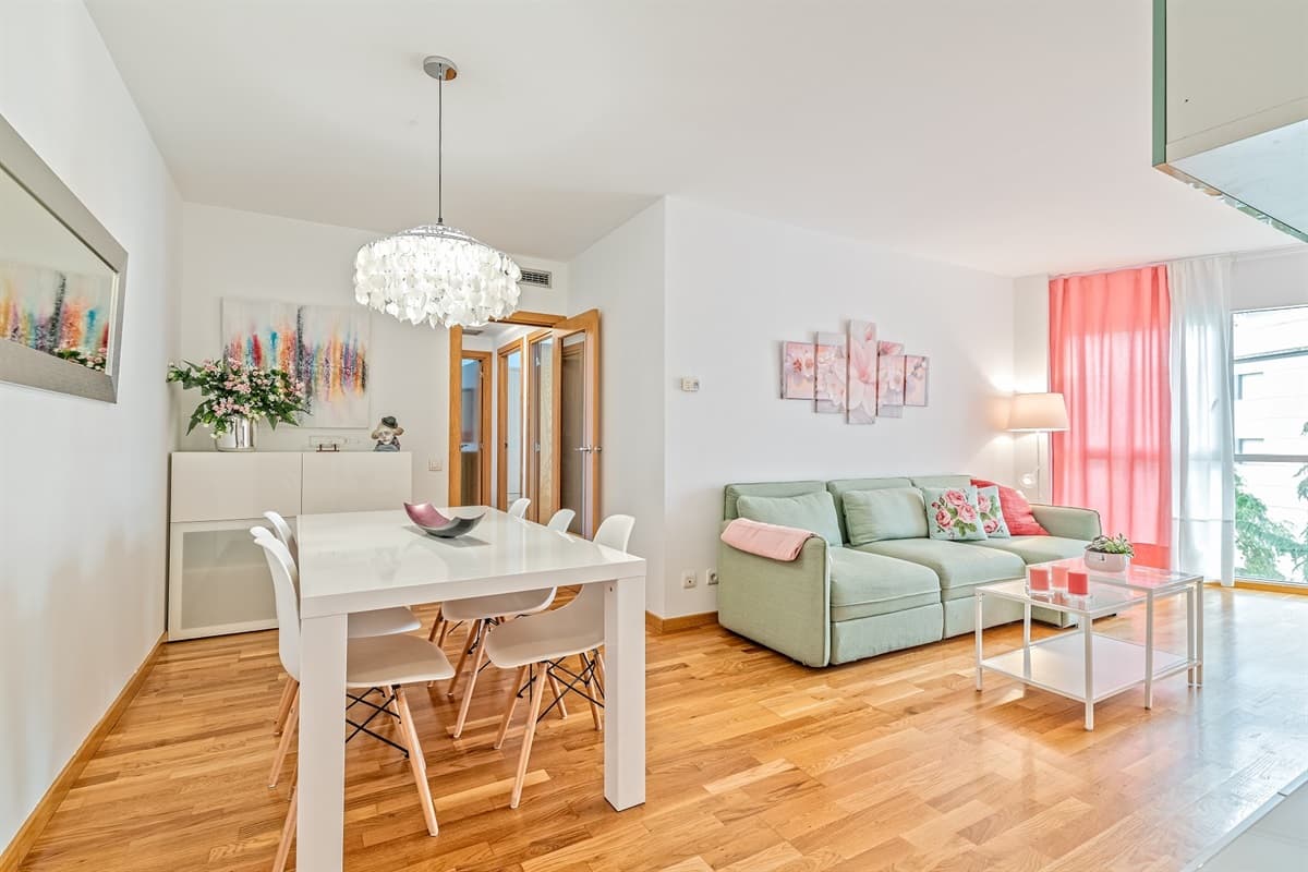 Cálido apartamento con piscina en Barcelona